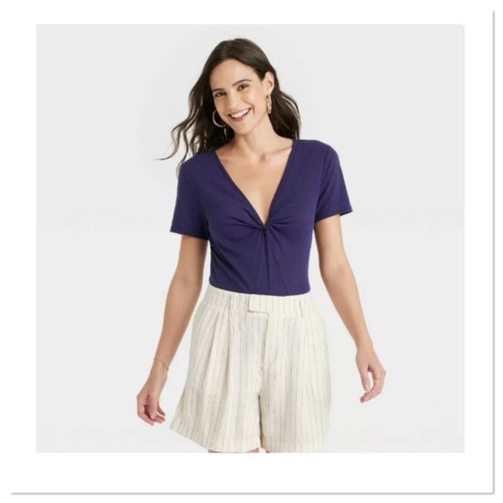 A New Day linen twist v-neck T-shirt size small